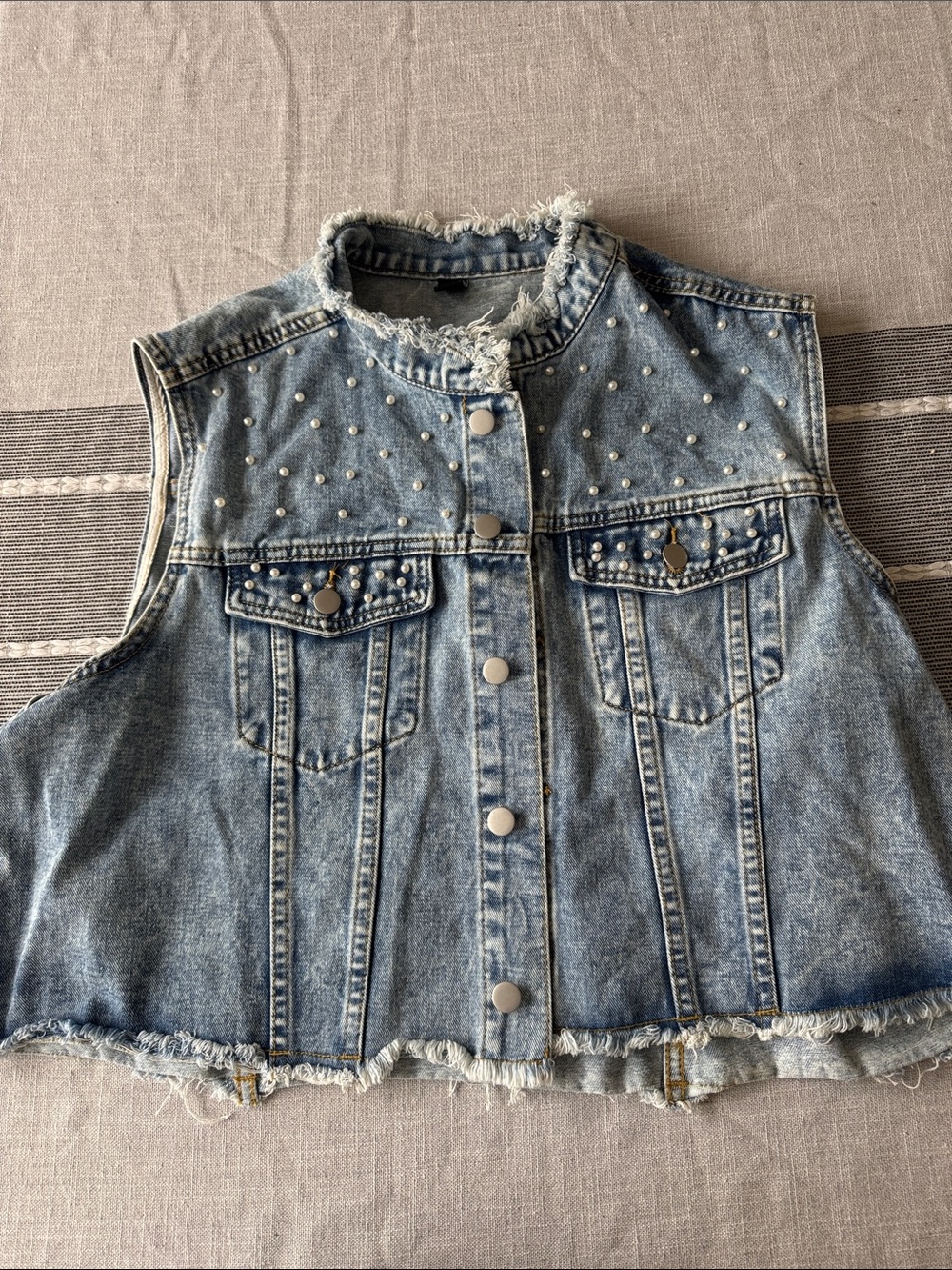 SHEIN Light Wash Denim Vest with Pink Accent Nails